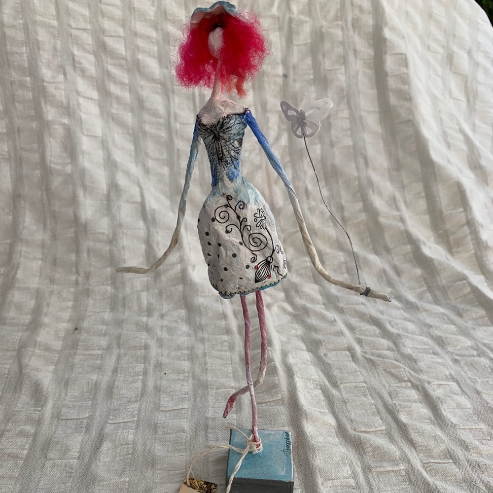 Mod decorative statue